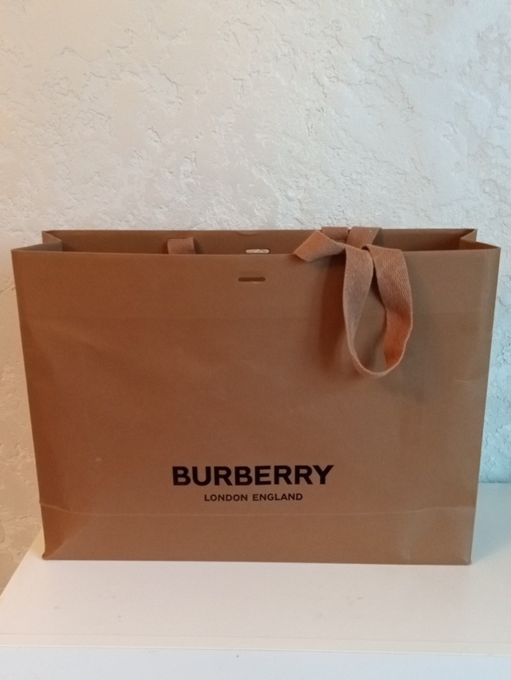 Burberry Tan Brown Branded Box With Shopping Bag - Picture 3 of 3